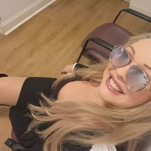 Meet your Posher, Janetlynn